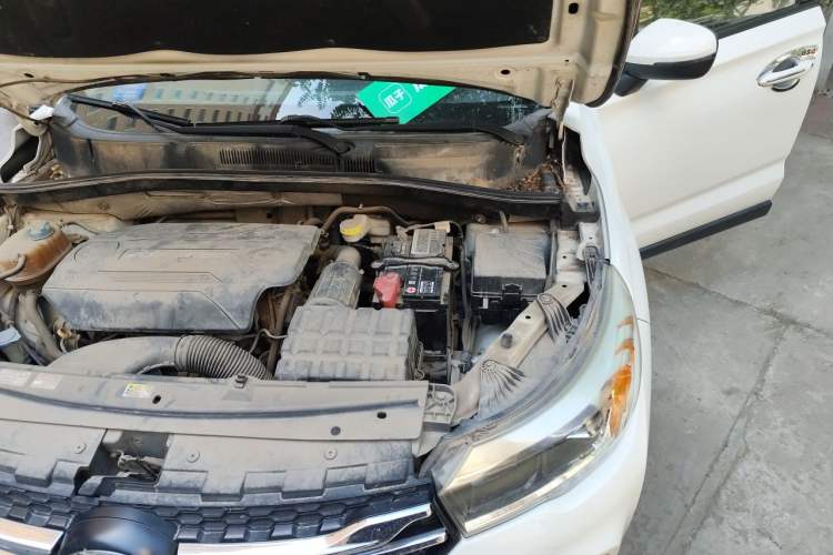 Used GAC Trumpchi GS4 2015 200T Manual Elite Edition Engine Bay Left