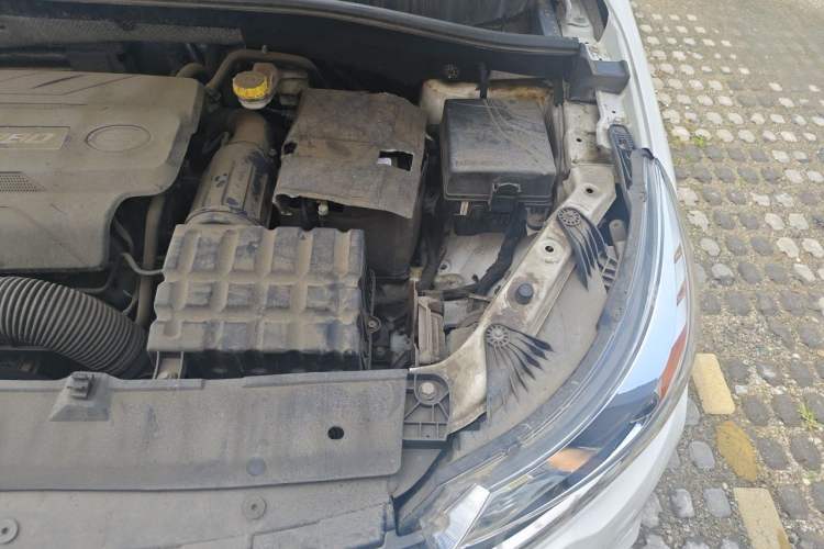 Used GAC Trumpchi GS4 2015 200T G-DCT Luxury Edition Engine Bay Left