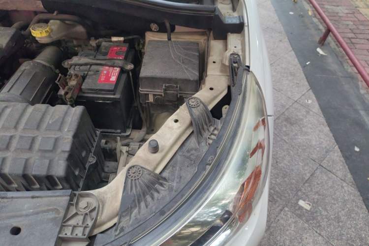 Used GAC Trumpchi GS4 2015 200T Manual Luxury Edition Engine Bay Left