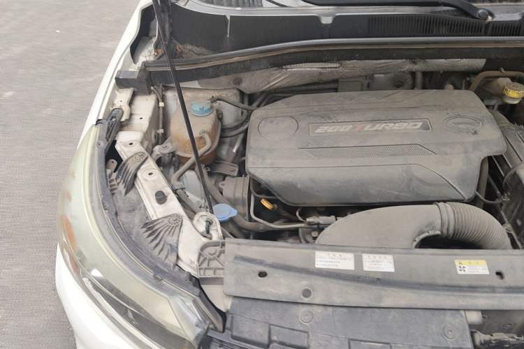 Used GAC Trumpchi GS4 2015 200T G-DCT Elite Edition Engine Bay Right