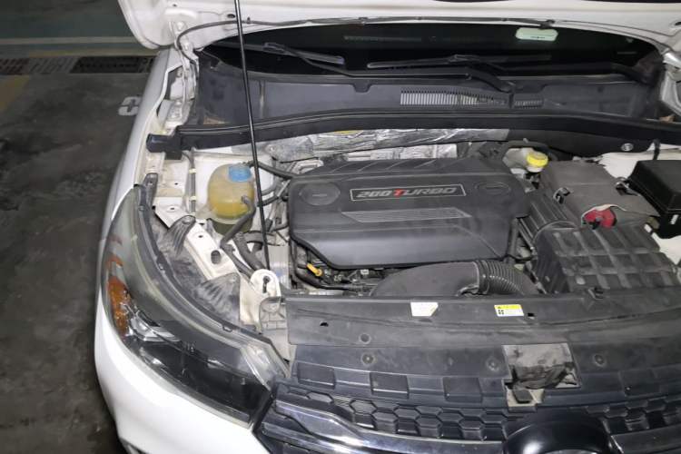 Used GAC Trumpchi GS4 2015 200T G-DCT Luxury Edition Engine Bay Right