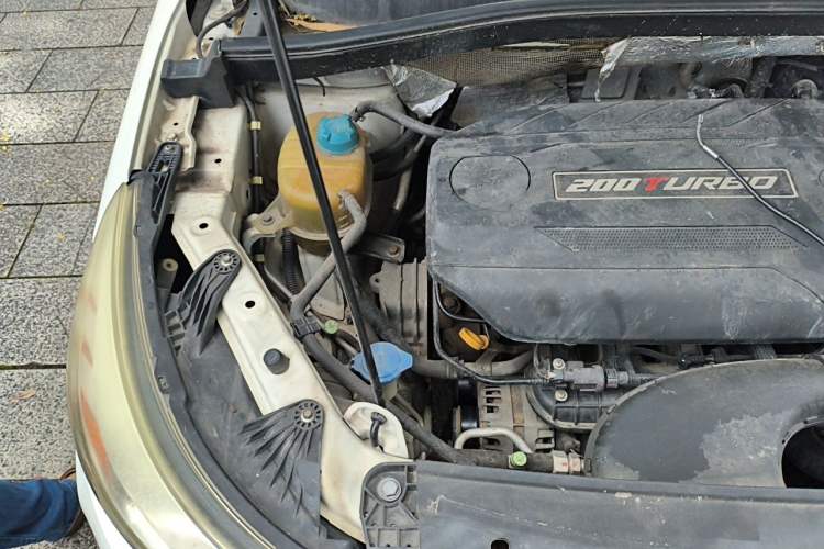 Used GAC Trumpchi GS4 2015 200T G-DCT Elite Edition Engine Bay Right