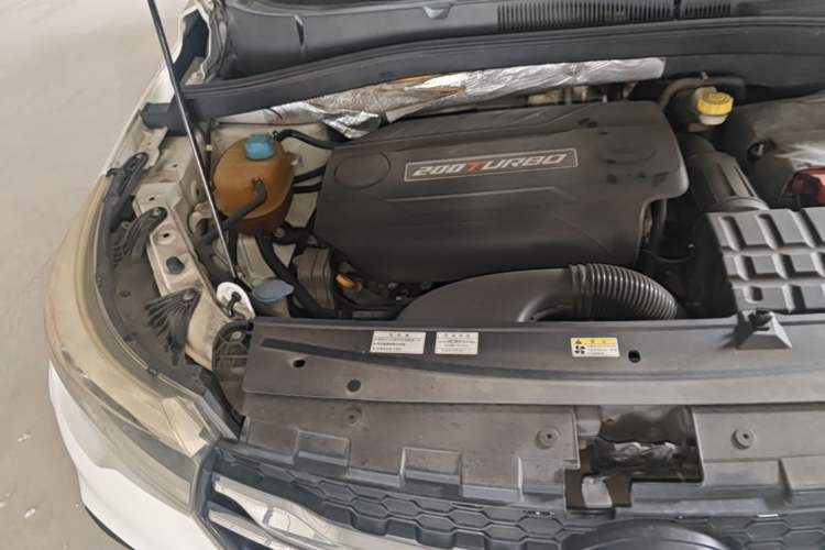 Used GAC Trumpchi GS4 2015 200T G-DCT Elite Edition Engine Bay Right