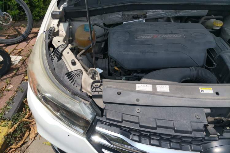 Used GAC Trumpchi GS4 2015 200T G-DCT Luxury Edition Engine Bay Right