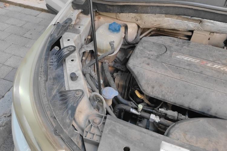 Used GAC Trumpchi GS4 2015 200T Manual Luxury Edition Engine Bay Right