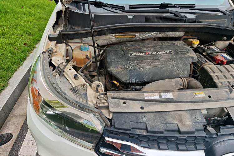 Used GAC Trumpchi GS4 2015 200T Manual Comfort Edition Engine Bay Right