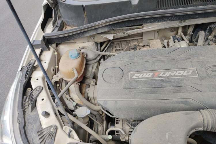 Used GAC Trumpchi GS4 2015 200T G-DCT Luxury Edition Engine Bay Right
