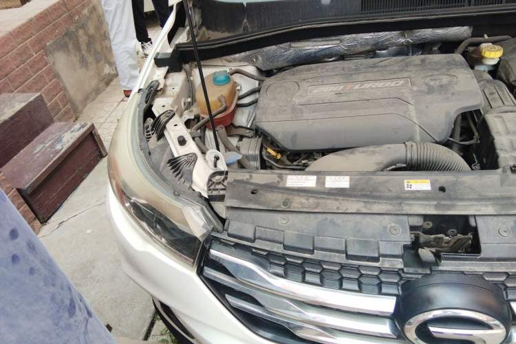 Used GAC Trumpchi GS4 2015 200T G-DCT Luxury Edition Engine Bay Right