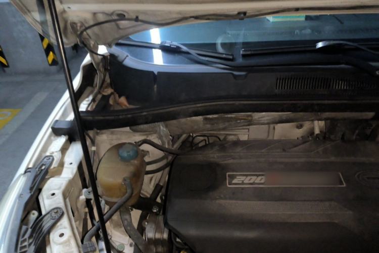 Used GAC Trumpchi GS4 2015 200T Manual Elite Edition Engine Bay Right