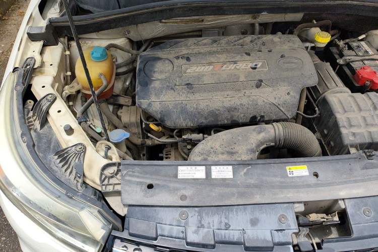 Used GAC Trumpchi GS4 2015 200T Manual Luxury Edition Engine Bay Right