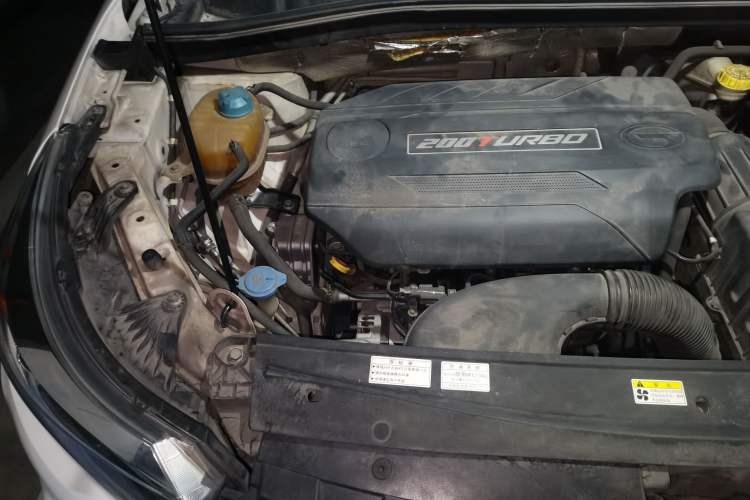 Used GAC Trumpchi GS4 2015 200T G-DCT Elite Edition Engine Bay Right