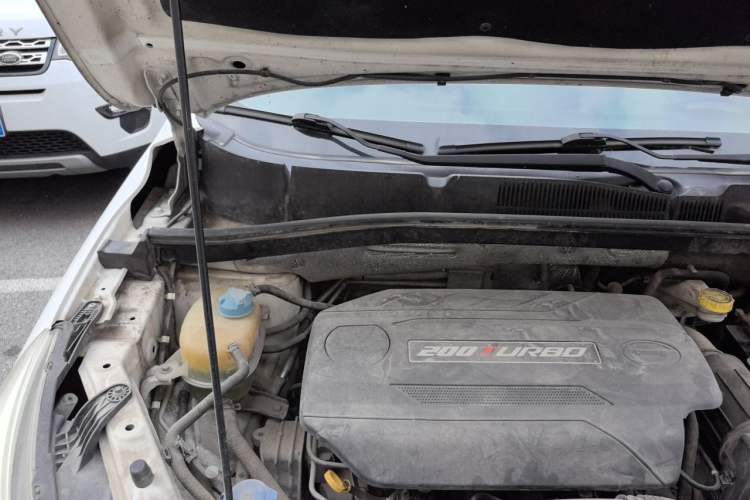 Used GAC Trumpchi GS4 2015 200T G-DCT Elite Edition Engine Bay Right