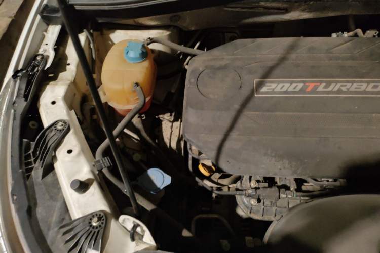 Used GAC Trumpchi GS4 2015 200T G-DCT Elite Edition Engine Bay Right