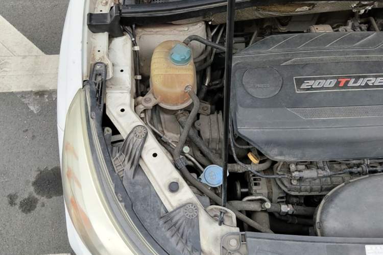 Used GAC Trumpchi GS4 2015 200T G-DCT Elite Edition Engine Bay Right