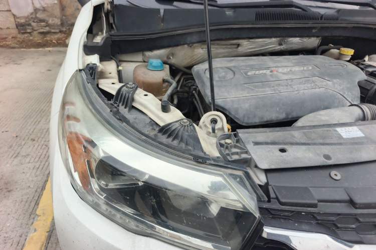 Used GAC Trumpchi GS4 2015 200T Manual Elite Edition Engine Bay Right