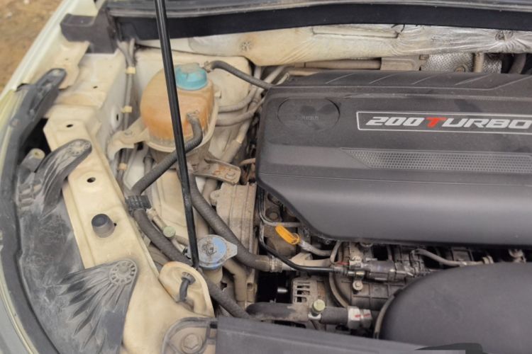 Used GAC Trumpchi GS4 2015 200T G-DCT Elite Edition Engine Bay Right