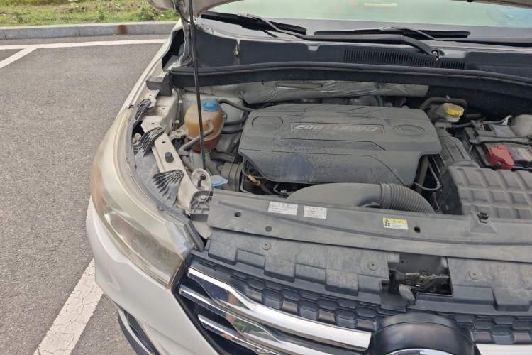 Used GAC Trumpchi GS4 2015 200T Manual Elite Edition Engine Bay Right