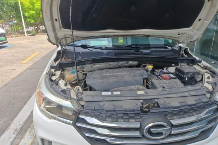 Used GAC Trumpchi GS4 2015 200T Manual Luxury Edition Engine Bay Right