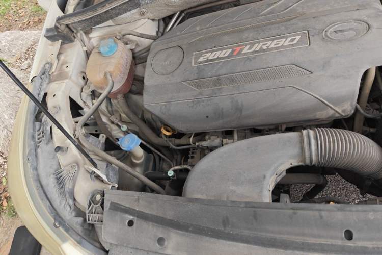 Used GAC Trumpchi GS4 2015 200T Manual Elite Edition Engine Bay Right