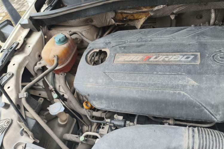 Used GAC Trumpchi GS4 2015 200T G-DCT Luxury Edition Engine Bay Right