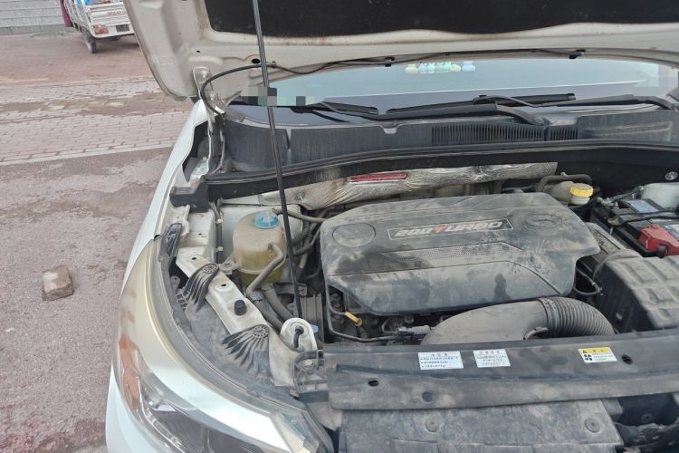 Used GAC Trumpchi GS4 2015 200T Manual Elite Edition Engine Bay Right