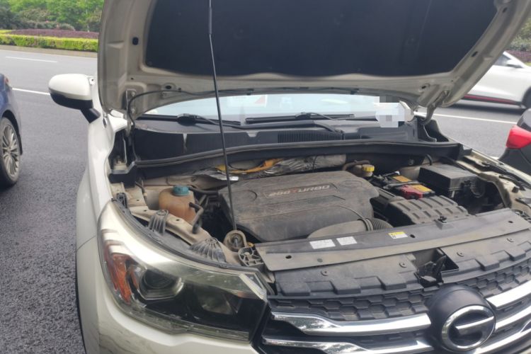 Used GAC Trumpchi GS4 2015 200T Manual Elite Edition Engine Bay Right
