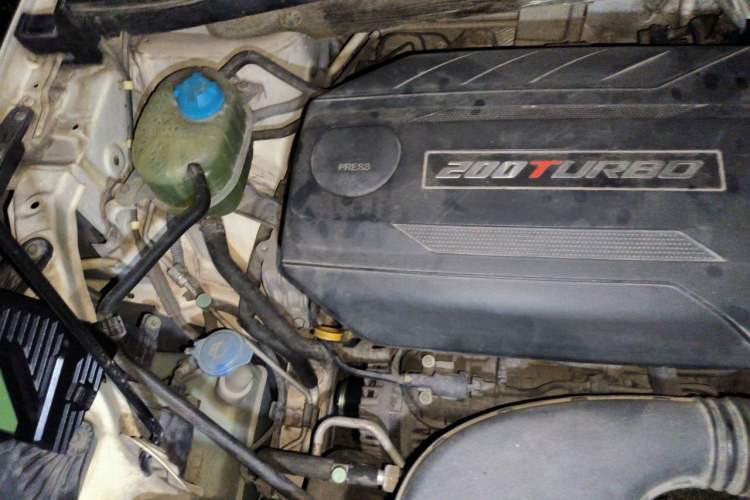Used GAC Trumpchi GS4 2015 200T G-DCT Luxury Edition Engine Bay Right