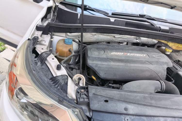 Used GAC Trumpchi GS4 2015 200T G-DCT Luxury Edition Engine Bay Right