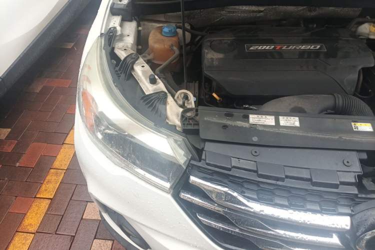 Used GAC Trumpchi GS4 2015 200T Manual Elite Edition Engine Bay Right