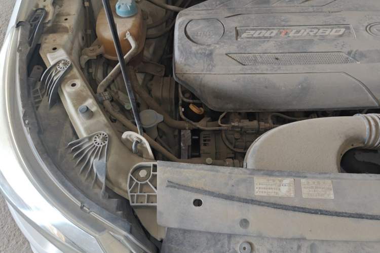 Used GAC Trumpchi GS4 2015 200T Manual Luxury Edition Engine Bay Right