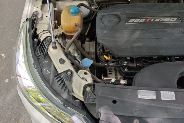 Used GAC Trumpchi GS4 2015 200T G-DCT Luxury Edition Engine Bay Right