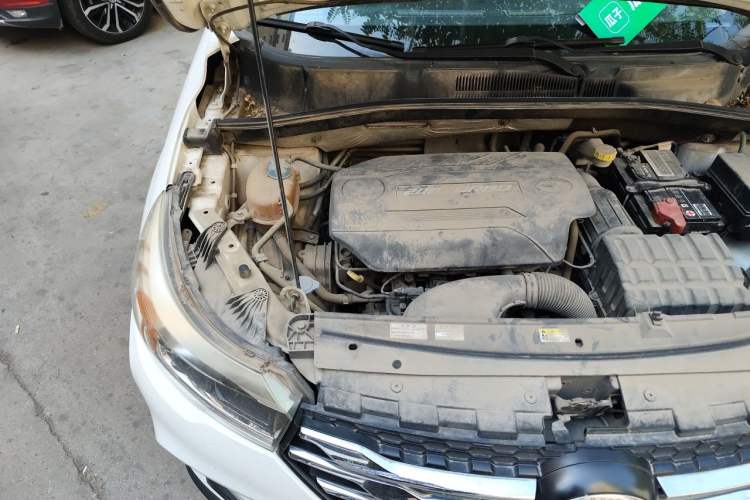 Used GAC Trumpchi GS4 2015 200T Manual Elite Edition Engine Bay Right