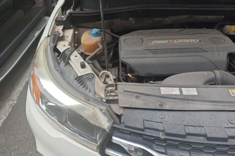 Used GAC Trumpchi GS4 2015 200T Manual Elite Edition Engine Bay Right