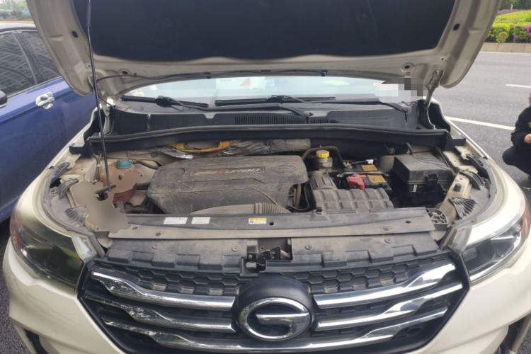 Used GAC Trumpchi GS4 2015 200T Manual Elite Edition Engine Bay