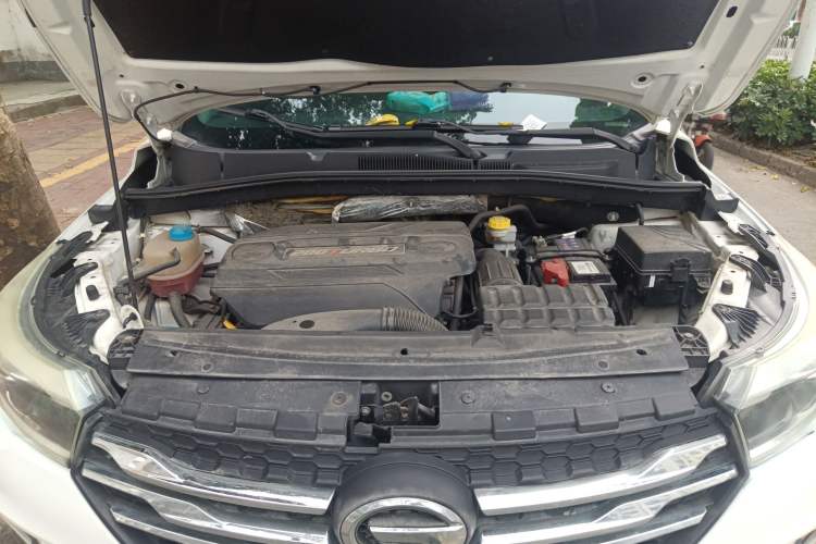 Used GAC Trumpchi GS4 2015 200T Manual Luxury Edition Engine Bay