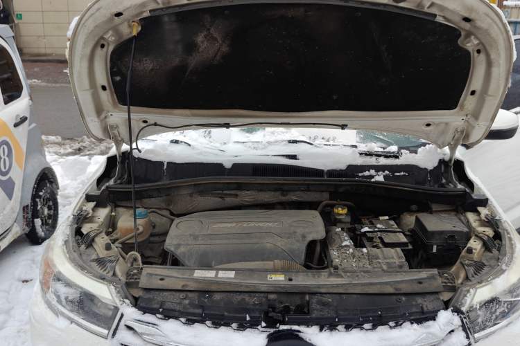 Used GAC Trumpchi GS4 2015 200T Manual Luxury Edition Engine Bay