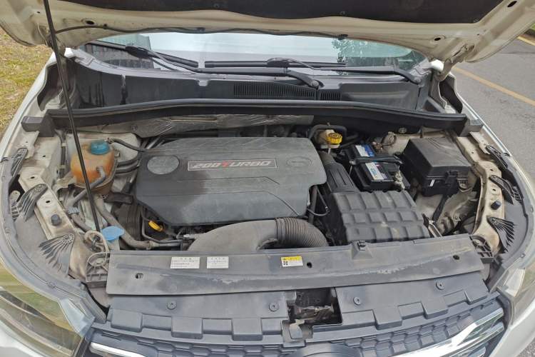 Used GAC Trumpchi GS4 2015 200T Manual Luxury Edition Engine Bay