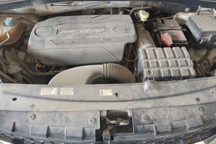 Used GAC Trumpchi GS4 2015 200T Manual Luxury Edition Engine Bay