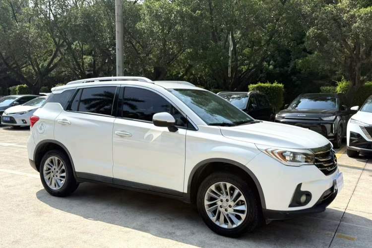 Used GAC Trumpchi GS4 2015 200T G-DCT Comfort Edition Exterior 5
