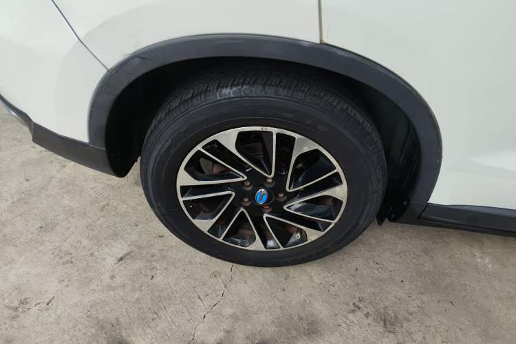 Used GAC Trumpchi GS4 2015 200T Manual Elite Edition Exterior 5