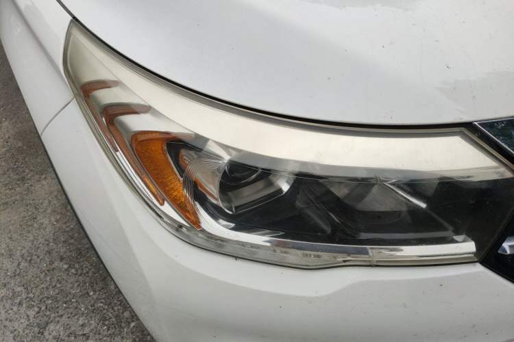 Used GAC Trumpchi GS4 2015 200T Manual Elite Edition Exterior 6