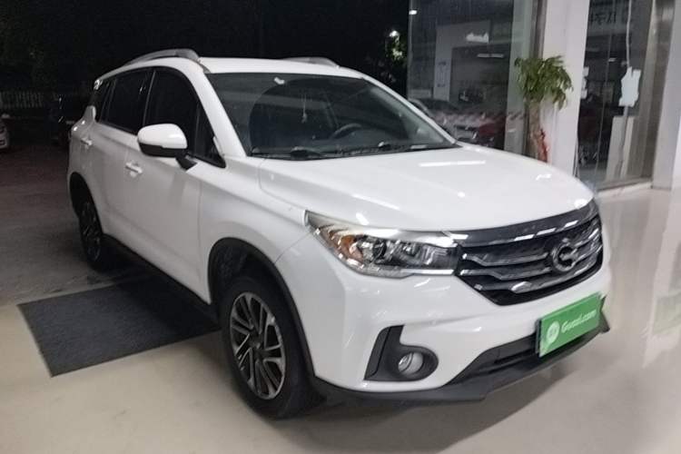 Used GAC Trumpchi GS4 2015 200T Manual Elite Edition Front Right 45 Deg