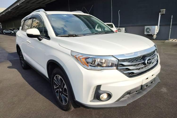 Used GAC Trumpchi GS4 2015 200T Manual Luxury Edition Front Right 45 Deg