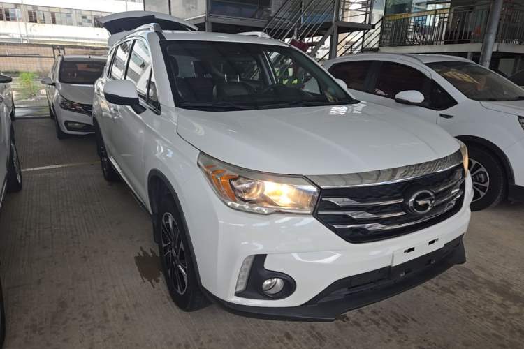 Used GAC Trumpchi GS4 2015 200T G-DCT Elite Edition Front Right 45 Deg