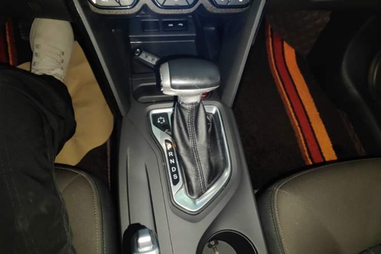 Used GAC Trumpchi GS4 2015 200T G-DCT Elite Edition Gear Lever