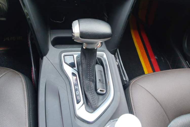 Used GAC Trumpchi GS4 2015 200T G-DCT Luxury Edition Gear Lever