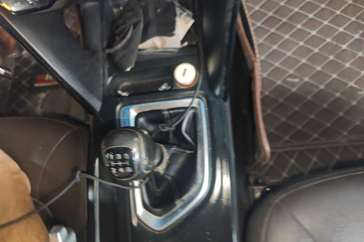 Used GAC Trumpchi GS4 2015 200T Manual Luxury Edition Gear Lever