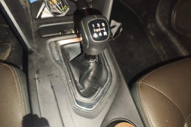 Used GAC Trumpchi GS4 2015 200T Manual Luxury Edition Gear Lever