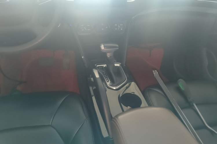 Used GAC Trumpchi GS4 2015 200T G-DCT Elite Edition Gear Lever