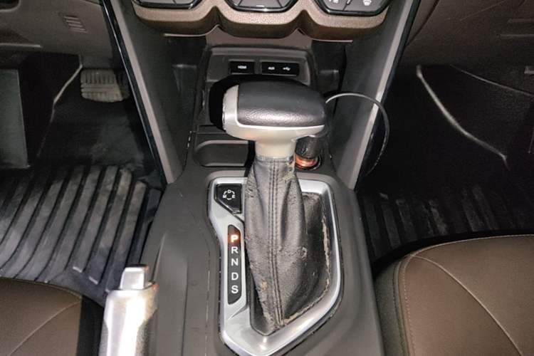 Used GAC Trumpchi GS4 2015 200T G-DCT Luxury Edition Gear Lever